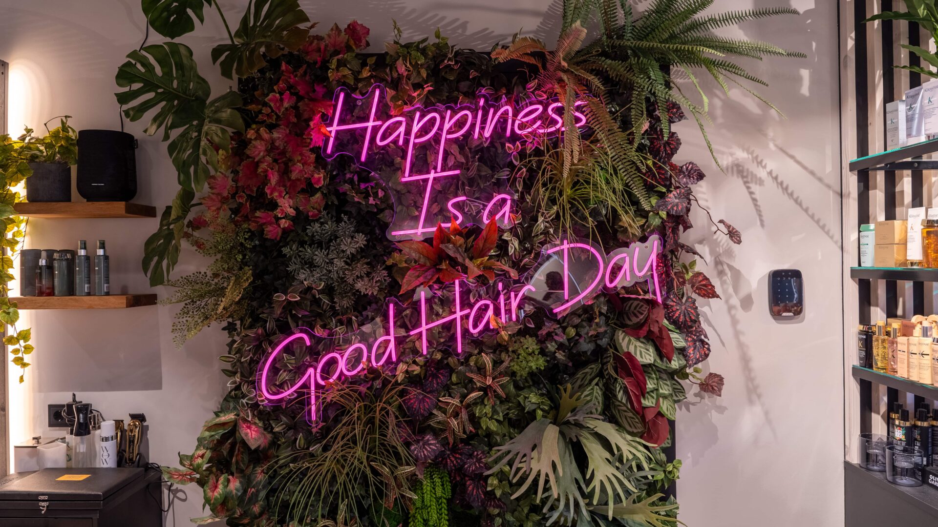 Dé kleurspecialist in Zwanenburg zorgt ervoor dat u een goede haardag heeft.